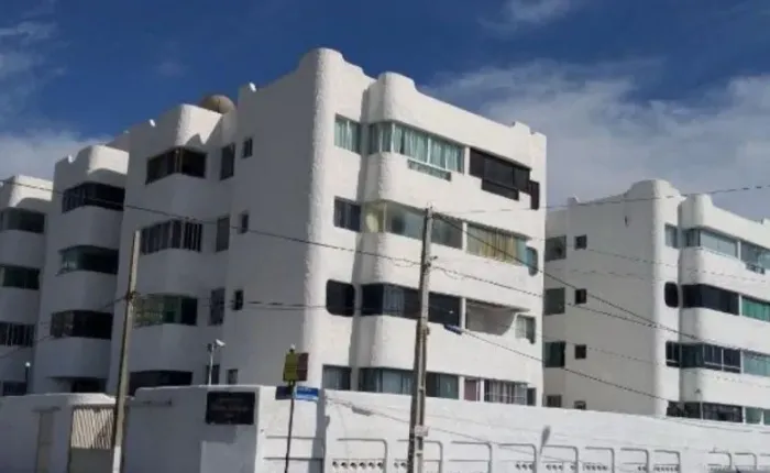 Estamos alugando por diária este aconchegante flat na Praia do Meio