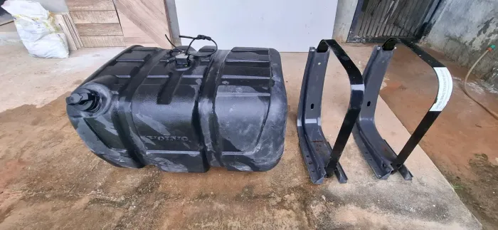 Tanque de combustível Volvo Vm270