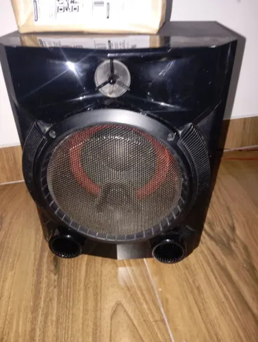Vendo caixas de som lg potência de 620 rms
