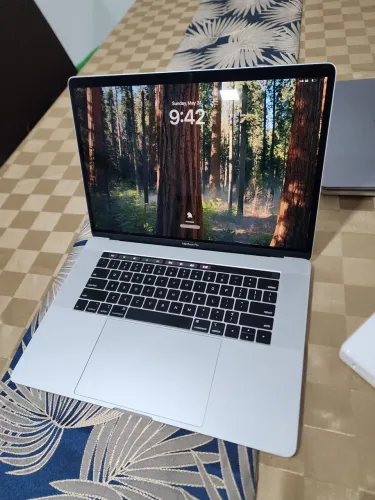 MacBook Pro 2018 15 Polegadas i7 16gb 256SSD