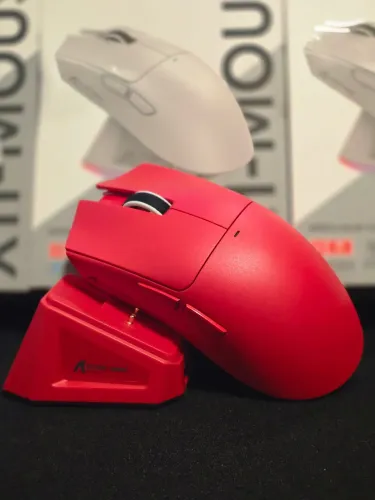 Mouse Gamer Attack Shark X11 - 22.000 DPI, Sensor PAW3311 e Dock de Carregamento