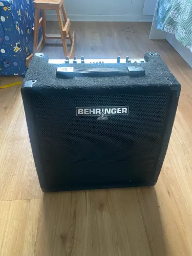 Caixa Behringer Teclado Violão Voz PA 
