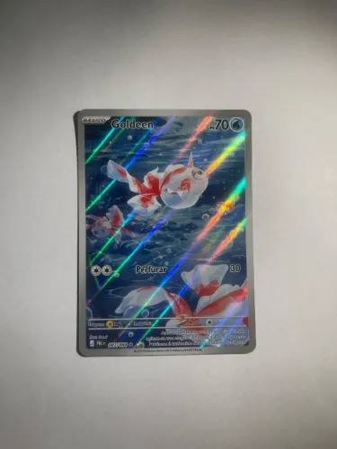 Carta Pokémon, coleção escuridão absoluta , Goldeen