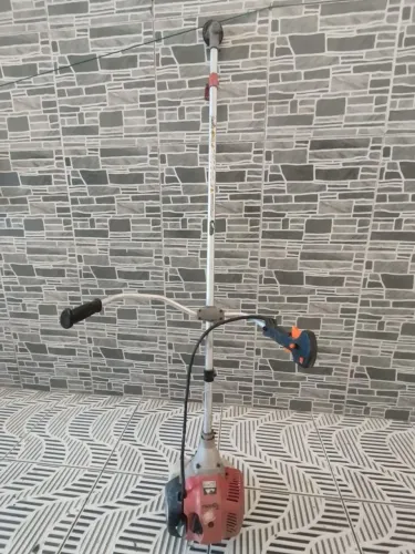 Roçadeira R$ 330,00