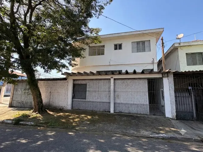 Sobrado para aluguel com 4 quartos em Interlagos