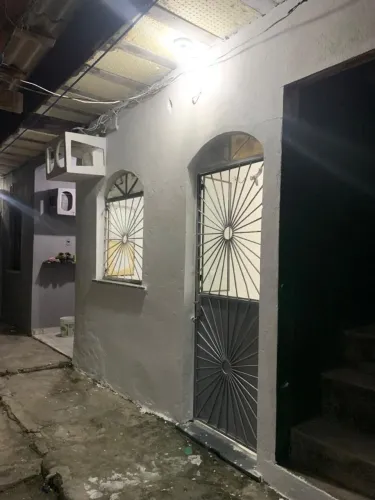 Alugo Kitnet no NOVO ALEIXO c/ 1 quarto e garagem coberta