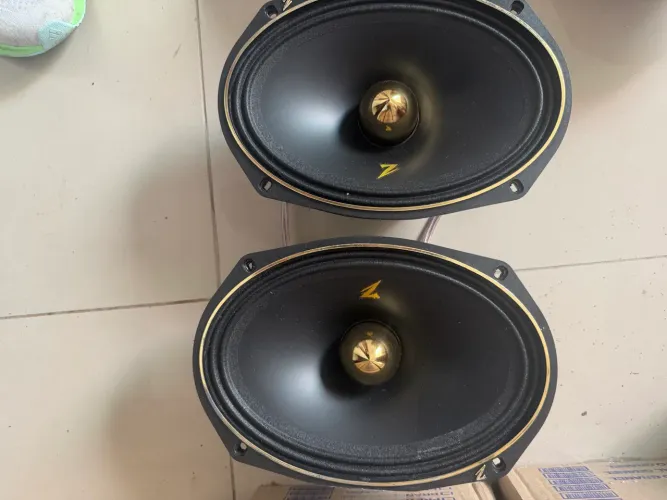 Par de trixial 6x9 zetta 340 rms cada