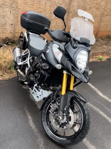 Moto Suzuki Vstrom 1000 cc, Impecável e sem detalhes.