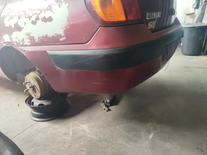 Para choque traseiro Clio sedan