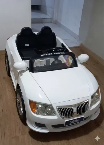 Carrinho eletrônico infantil 