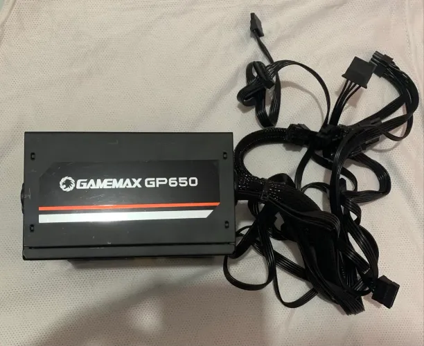 Fonte Gamemax GP650W