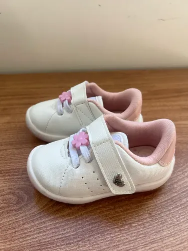 Tênis Baby Kidy Colors Menina TAM 20 Tira Autocolante Estiloso Confortável