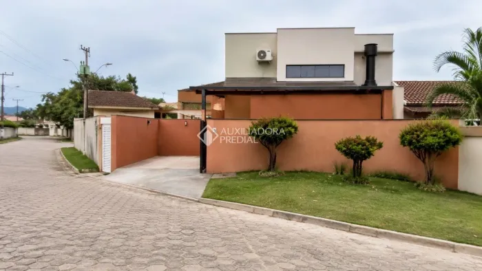 Casa para Locação no Rio Tavares - Florianópolis | 3 Quartos | 100m²