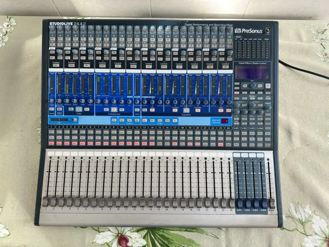 Mesa de sono Presonus 24.4.2 24 canais