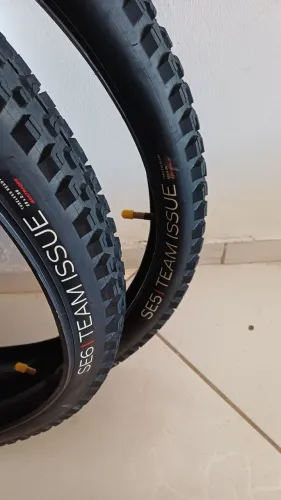 Par de pneus 29x2.5 bontrager SE5 e SE6