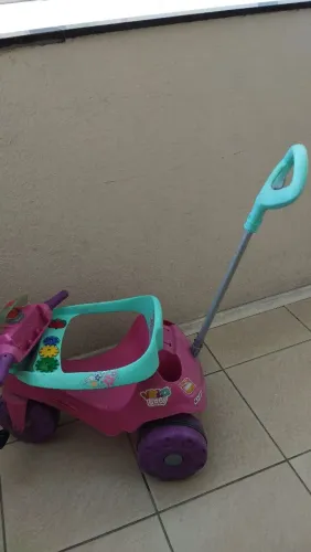 Vendo triciclo infantil feminino