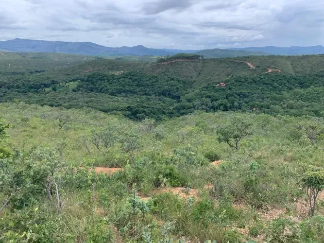 Terreno de 37h com casa, nascente, Rio Cipo passando nos fundos, Serra do Cipo.