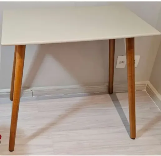Escrivaninha MDF e madeira