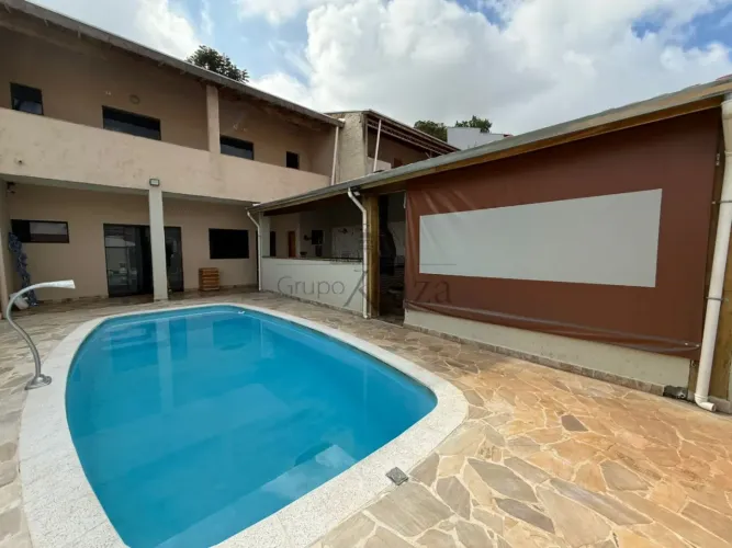Casa Sobrado - Jardim Leblon - Jacareí - 2 Dormitórios - 144m².