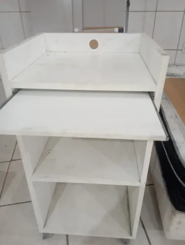 (Cód 040) Excelente Balcão de loja em marcenaria de primeira com rodízio