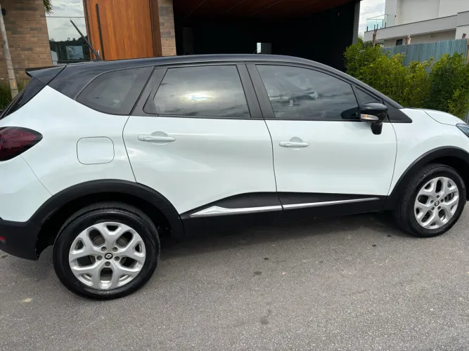 Renault Captur Zen 1.3 TB 16V Flex 5P AUT 2022