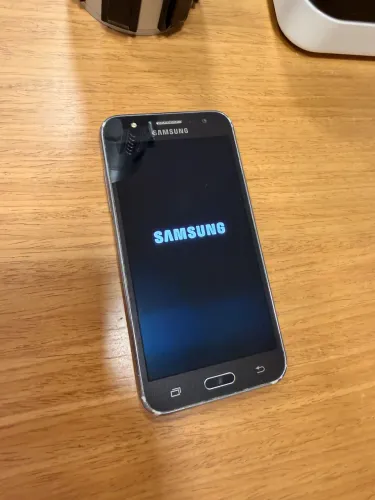 Samsung Galaxy J5 4G Duos com Defeito - Para Conserto ou Peças