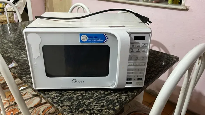 Vendo microondas com defeito