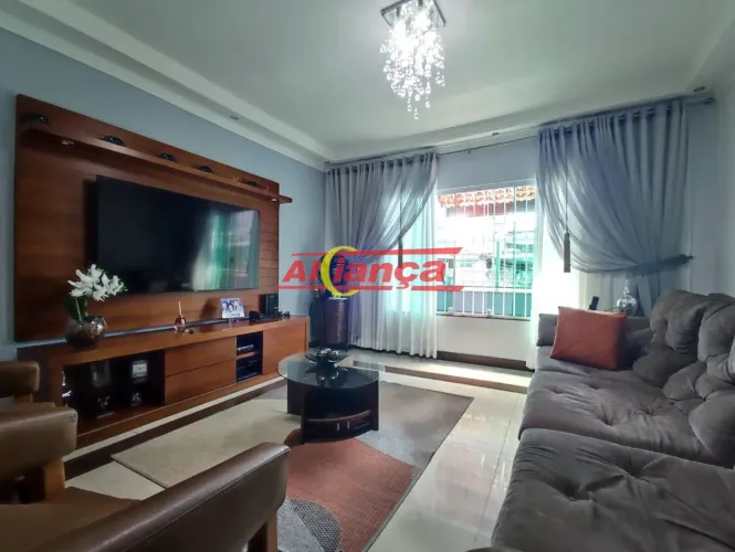 Sobrado com terreno de 242m², com 3 quartos e 1 suíte à venda na Vila Maricy