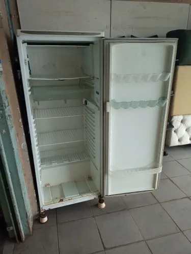 Usada geladeira Dako 340 litros gelo normal