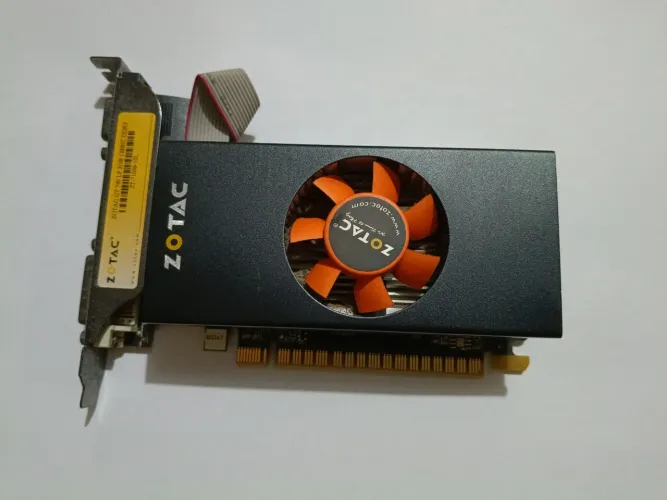 Placa de vídeo GT 740 zotac 2gb 128bit DDR3 extremamente conservada