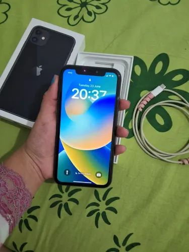 Vendo iPhone 11 64GB Preto Original