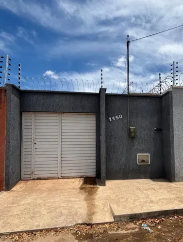 ALUGA-SE CASA NO TIRADENTES - JUAZEIRO DO NORTE