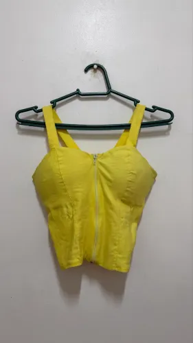 Top amarelo