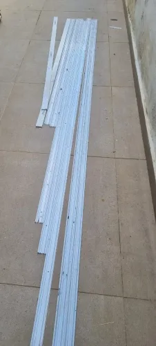 Trilhos duplos para cortinas de alumínio em excelente estado