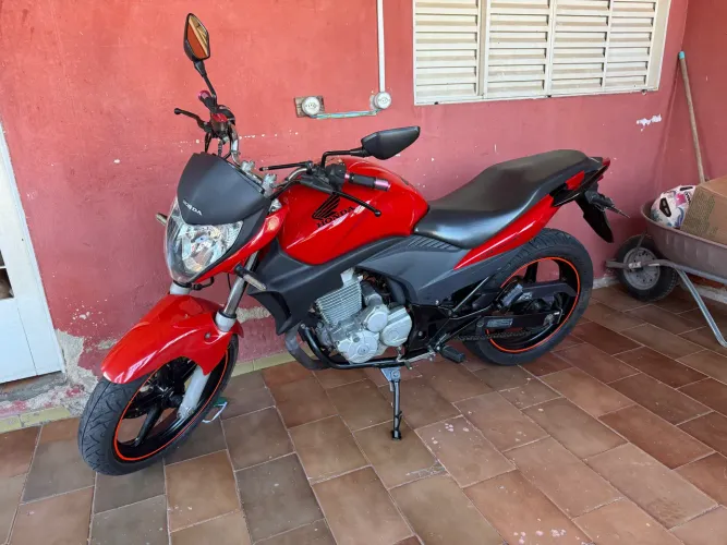 Cb300 2011 impecável