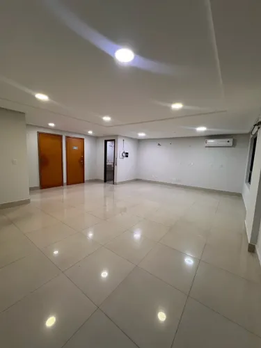 Sala comercial 60m2 no HC plaza andar alto
