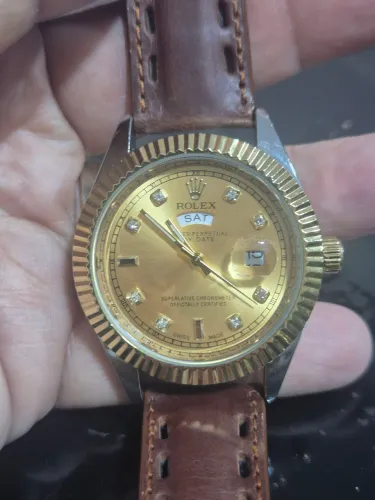 Relógio  DAY-DATE  À QUARTZ   -   FUNCIONANDO PERFEITAMENTE