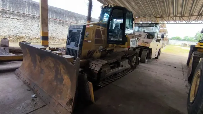 Trator de Esteiras Caterpillar D6K, ano 2010
