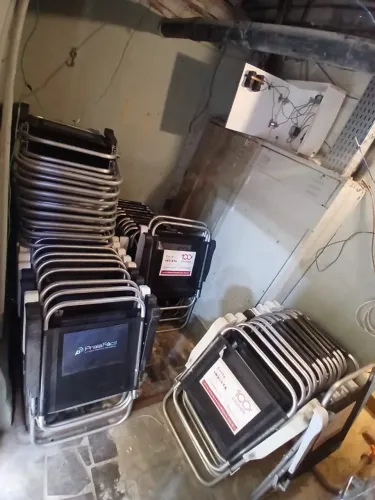 Vendo 73 cadeiras de praia e 25 Guarda sóis 