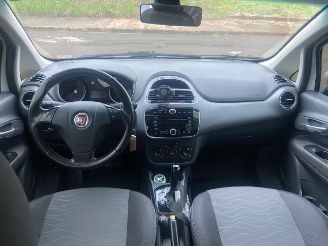 Fiat Punto Essence 1.6 Flex 16V 5P 2014
