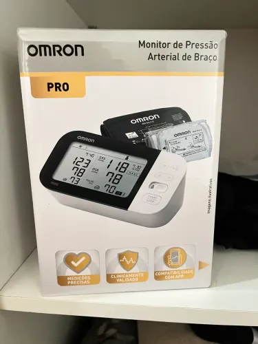 monitor de pressão arterial de braço OMRON PRO.