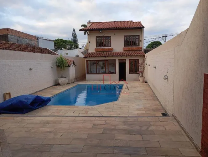 Casa com 4 Qtos sendo 2 suítes à venda, 294 m² por R$ 860.000 - Barreto - Niterói-ESTUDA P