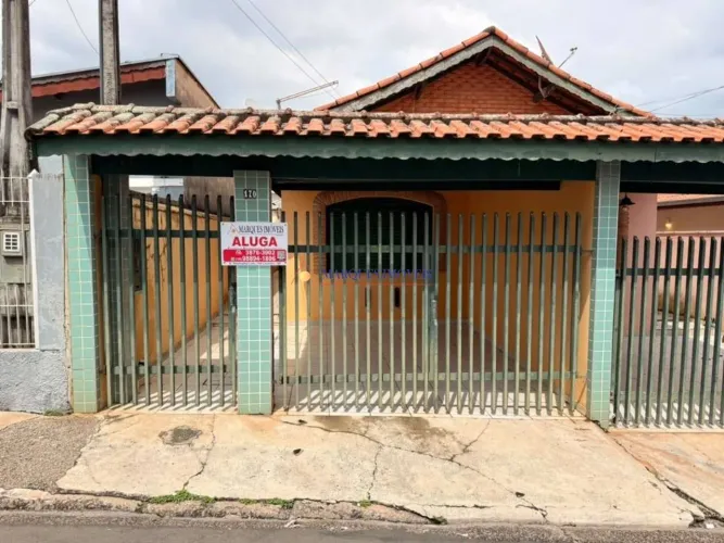 Casa com 3 dormitórios para alugar, 120 m² por R$ 2.930/mês - Vila Pasti - Louveira/SP