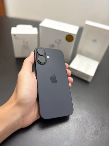 iPhone 16 128GB Titânio Preto 100% de bateria - Aparelho MUITO NOVO