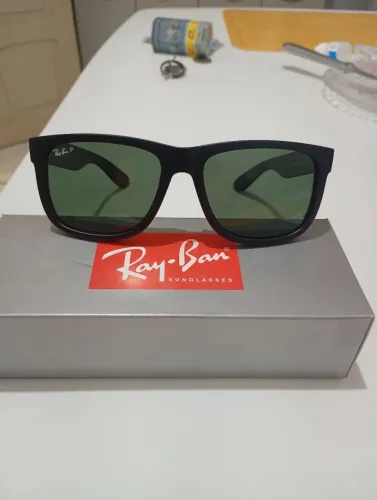Óculos Ray Ban Justin armação preto fosco lente verde escuro novo na caixa