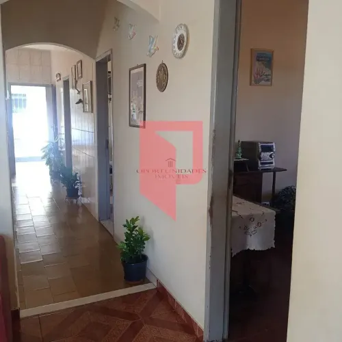 Ótima oportunidade no bairro 1º Maio, casa à venda 4 qtos, 2 banheiros, 3 vagas.