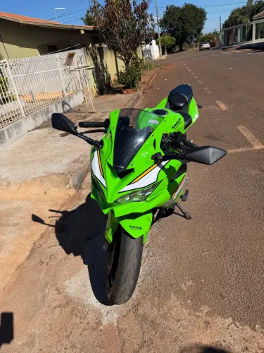 Kawasaki ninja zx4r