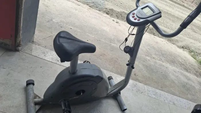 BICICLETA ERGOMÉTRICA