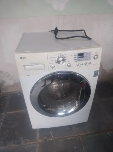 Máquina de lavar roupa LG DirectDriver 8 kg