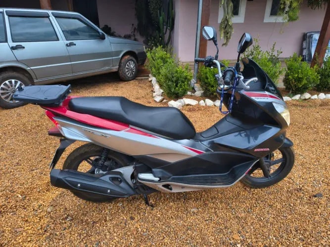 Vendo Honda PCX Sport..